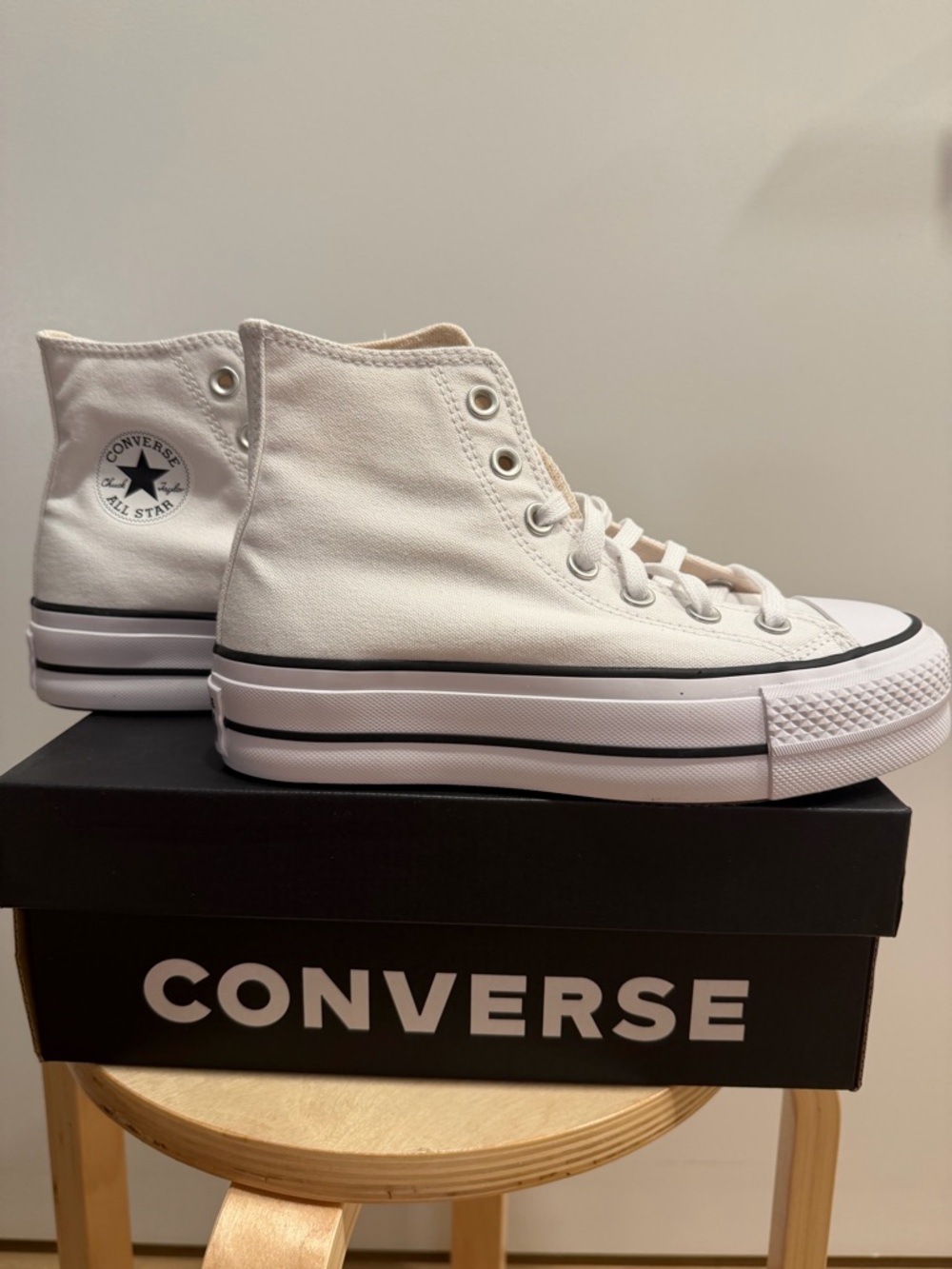 Chuck Taylor All Star Lift High Top Platform Sneaker (size 5.5 women’s)